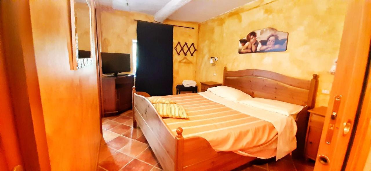 Casale Trusella Bed & Breakfast Ponti Cameră foto