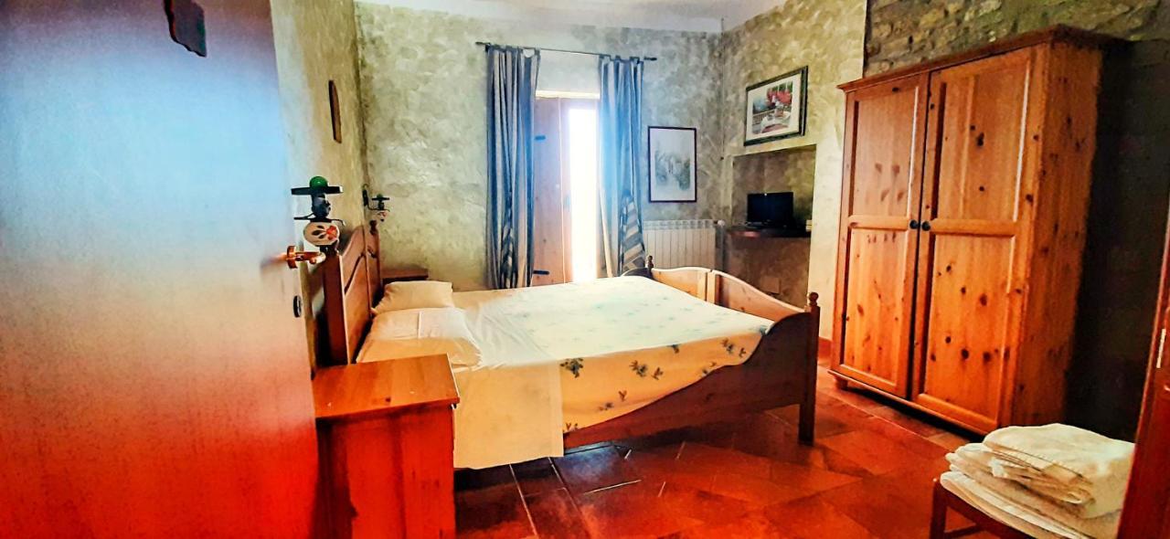 Casale Trusella Bed & Breakfast Ponti Cameră foto